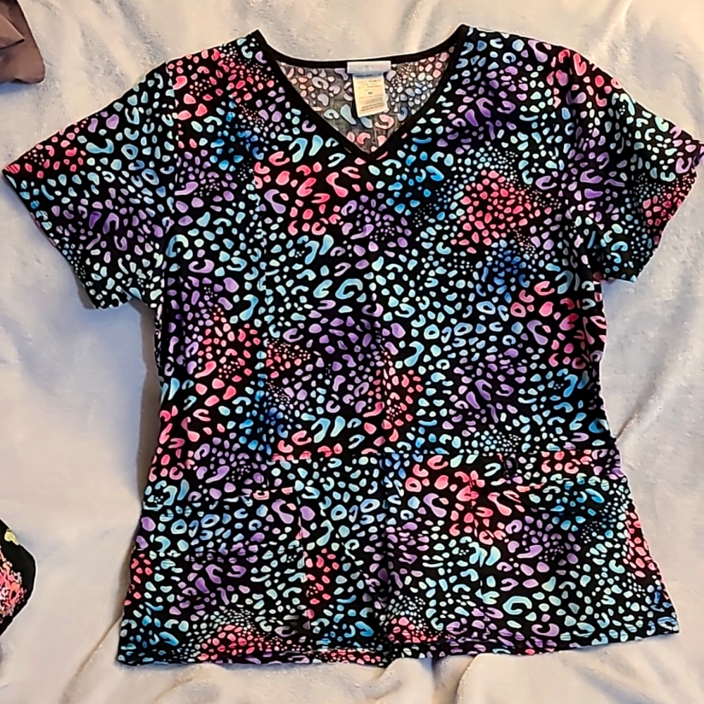 Scrubs, top